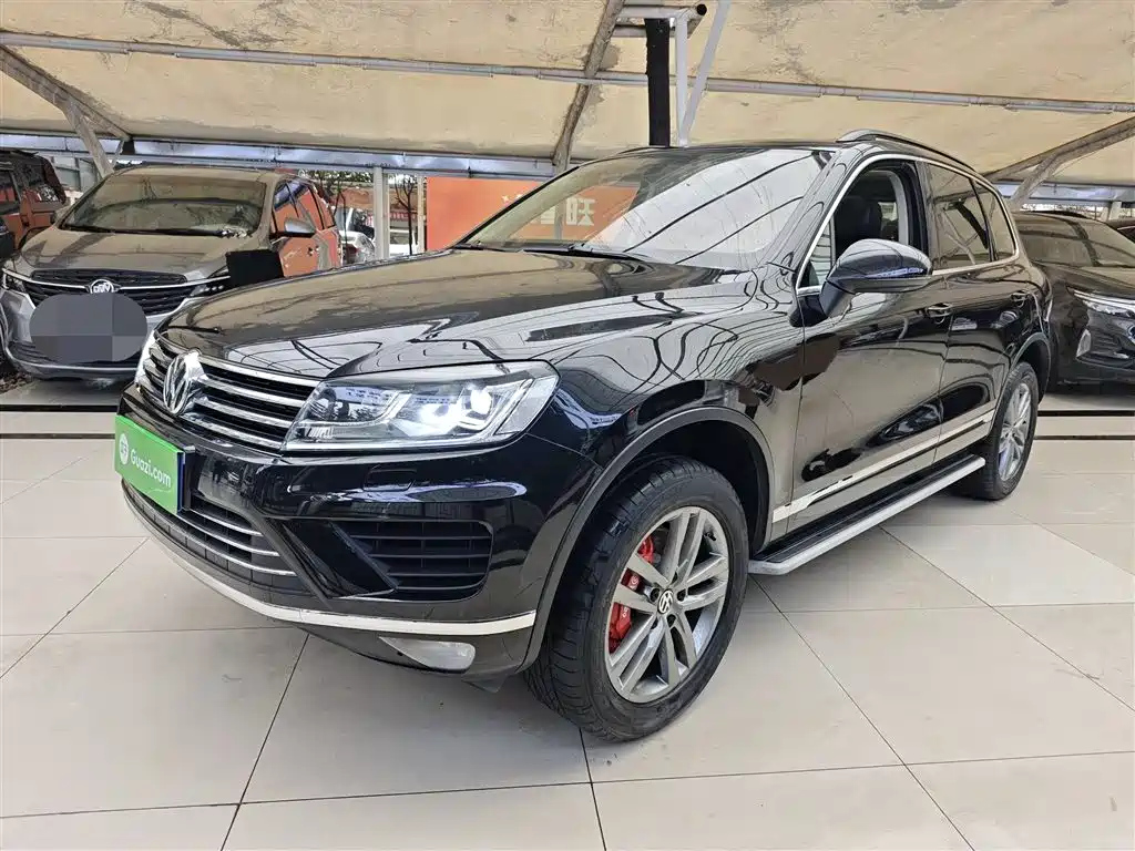 VOLKSWAGEN TOUAREG