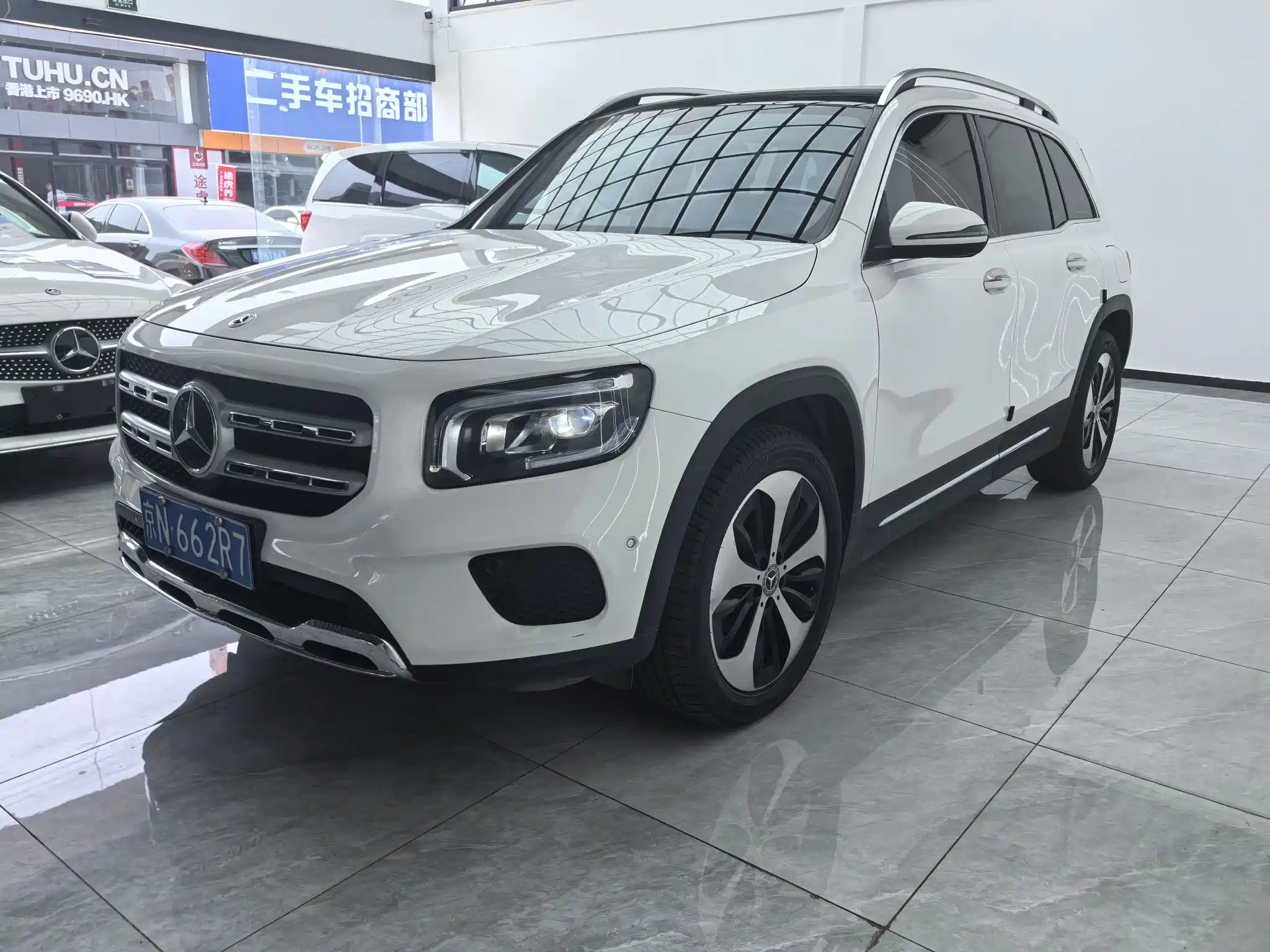 MERCEDES BENZ GLB