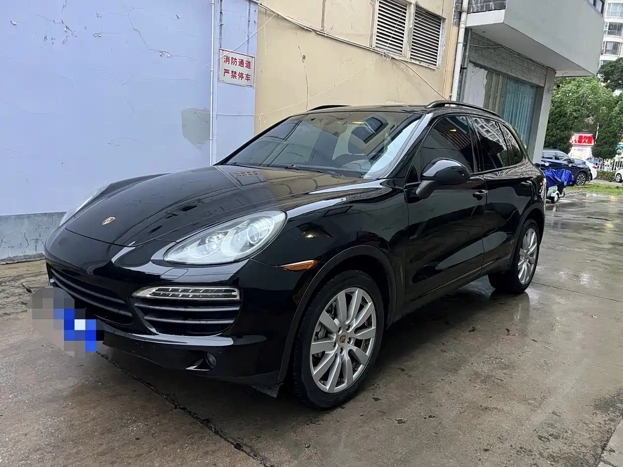 PORSCHE CAYENNE