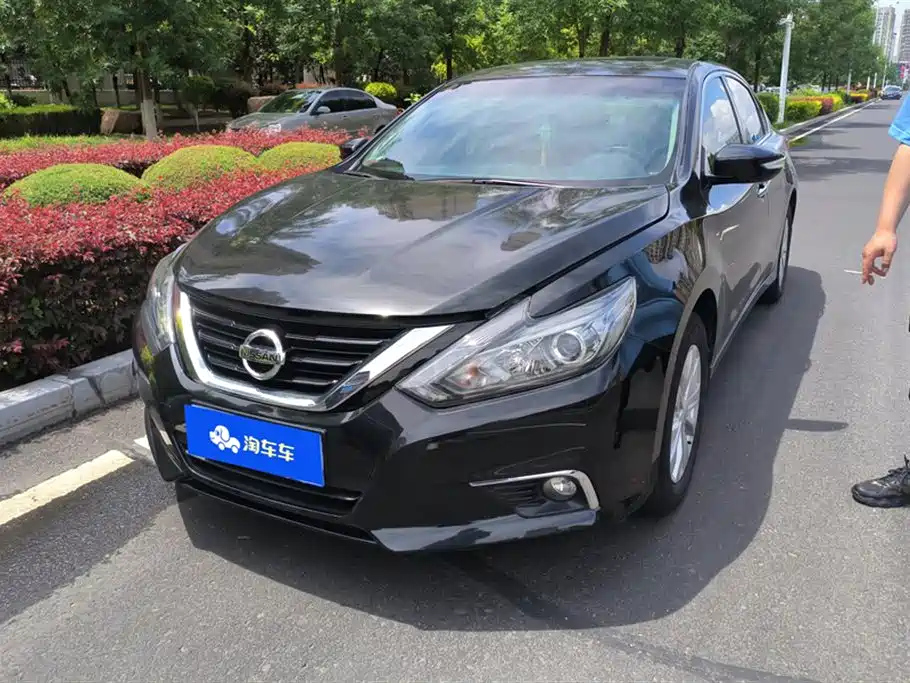 NISSAN TEANA