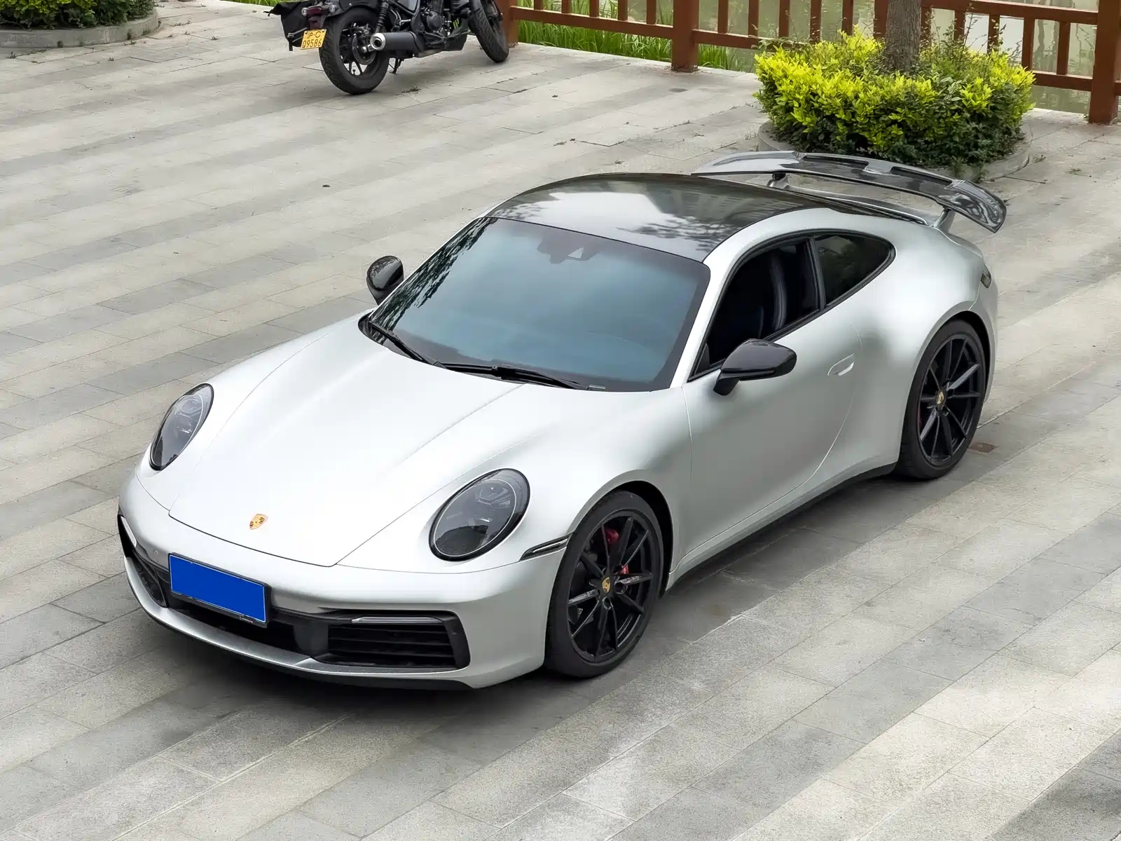 PORSCHE 911