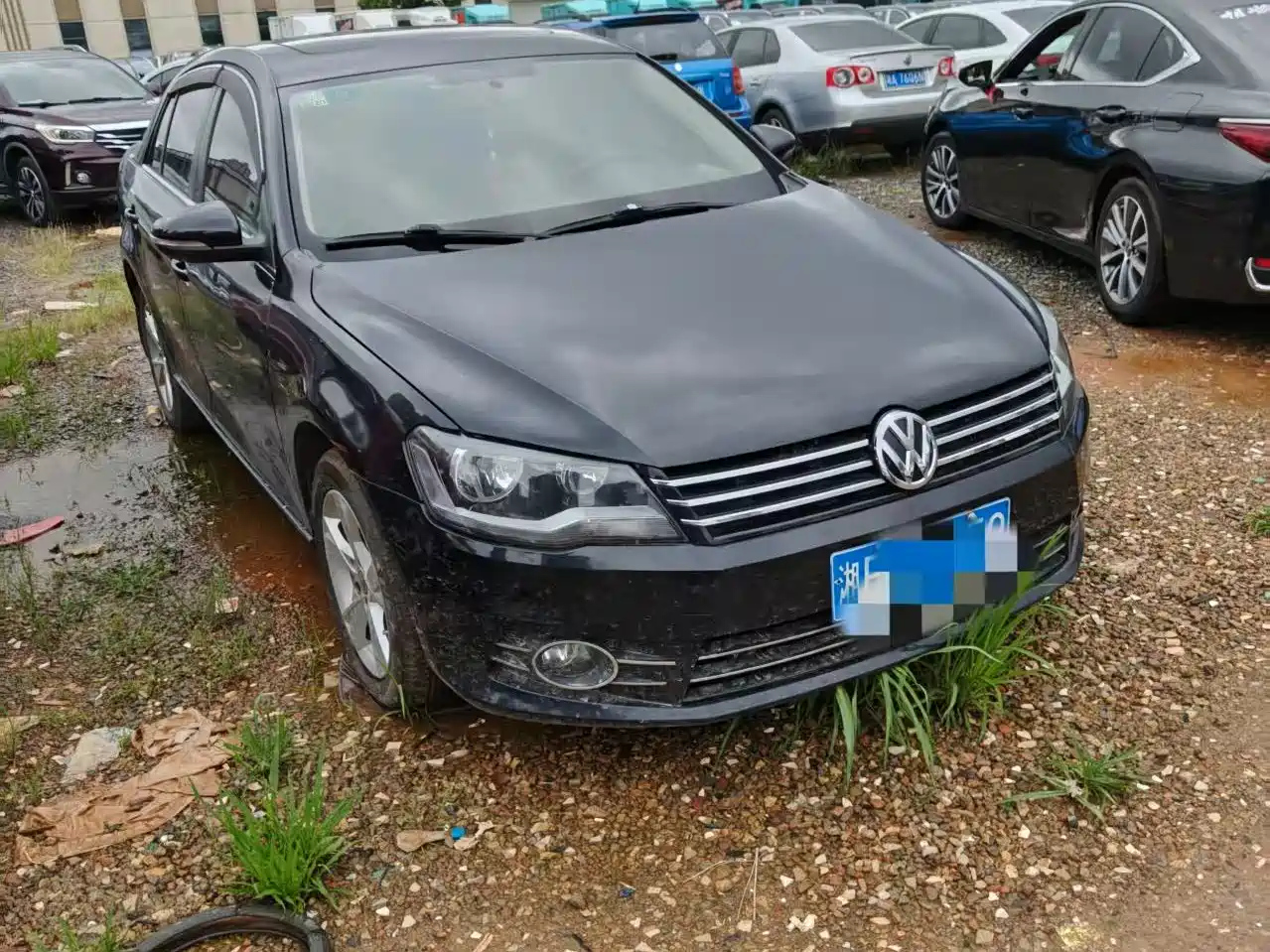 VOLKSWAGEN BORA