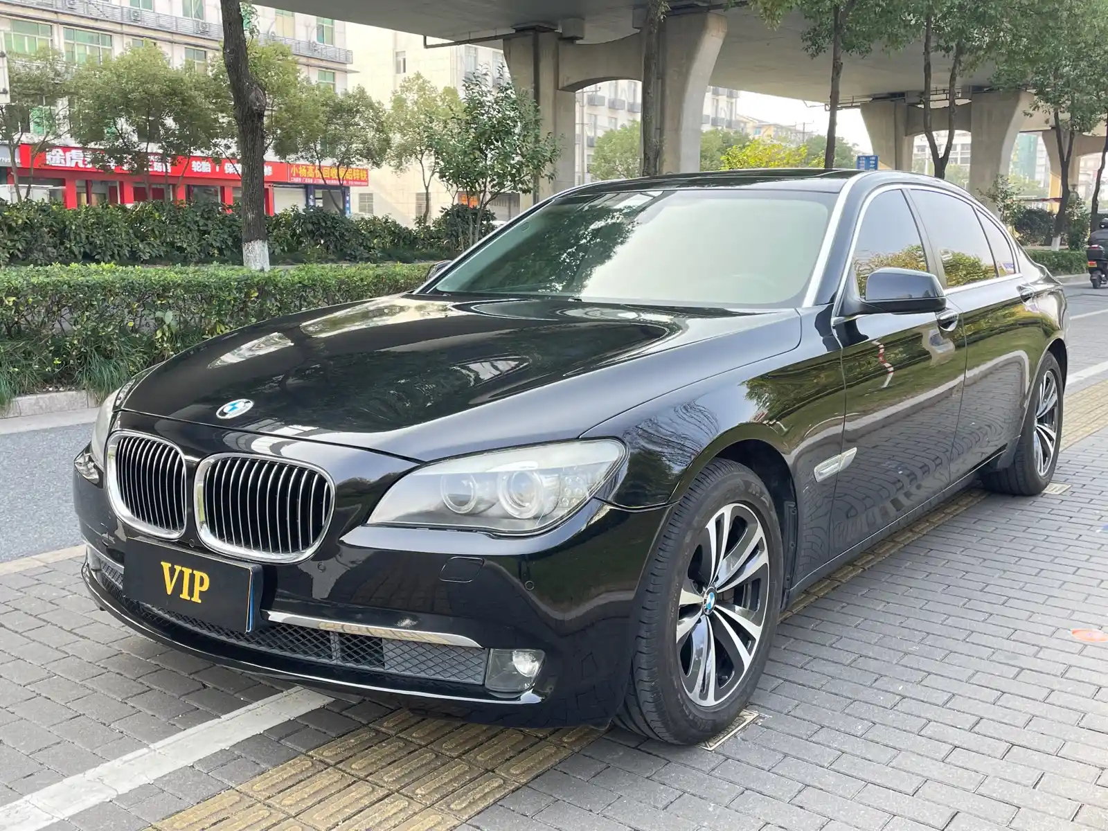 BMW 7-SERIES