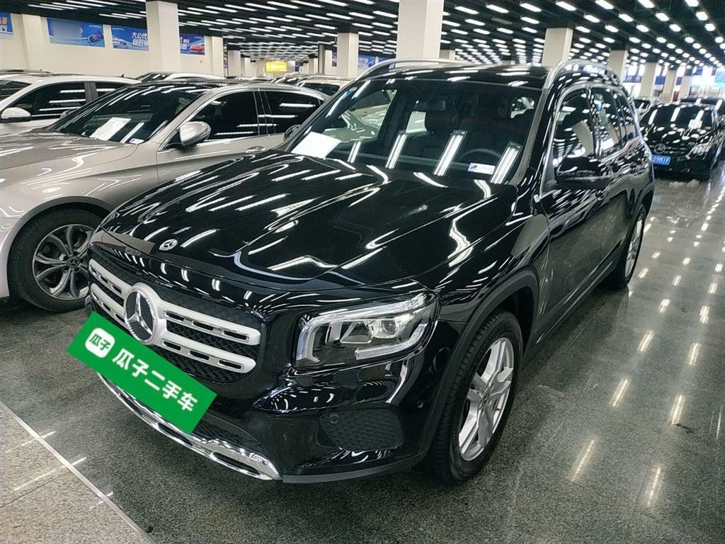 MERCEDES BENZ GLB