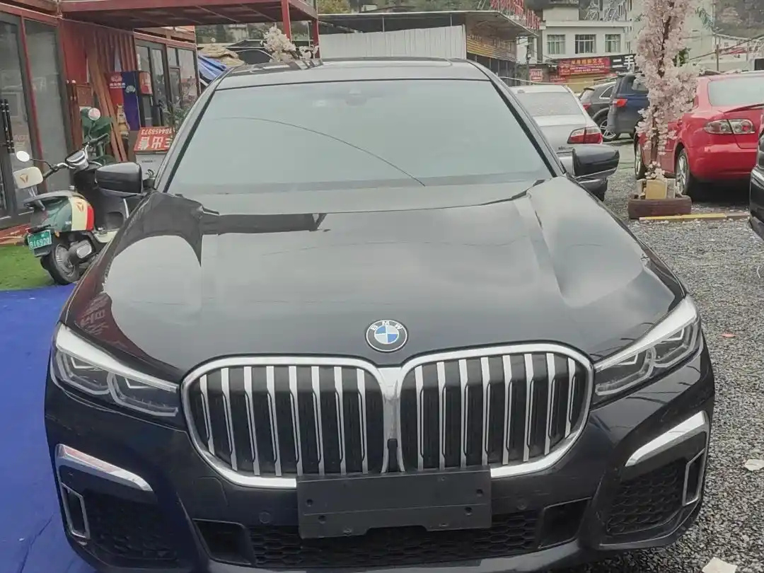 BMW 7-SERIES