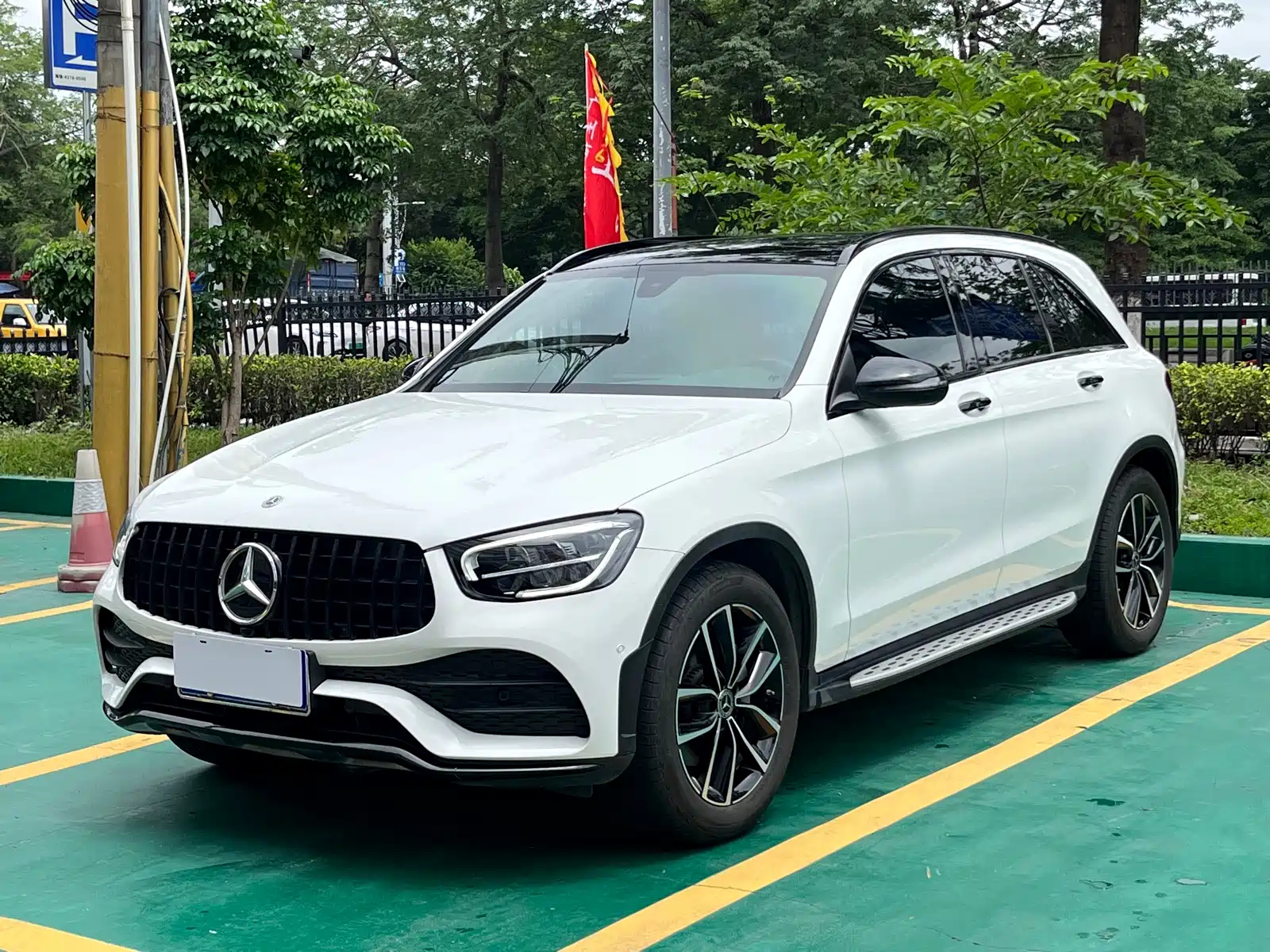 MERCEDES BENZ GLC
