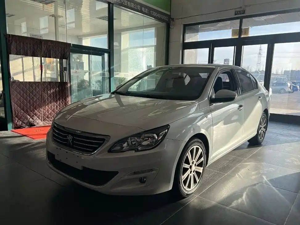 PEUGEOT 408