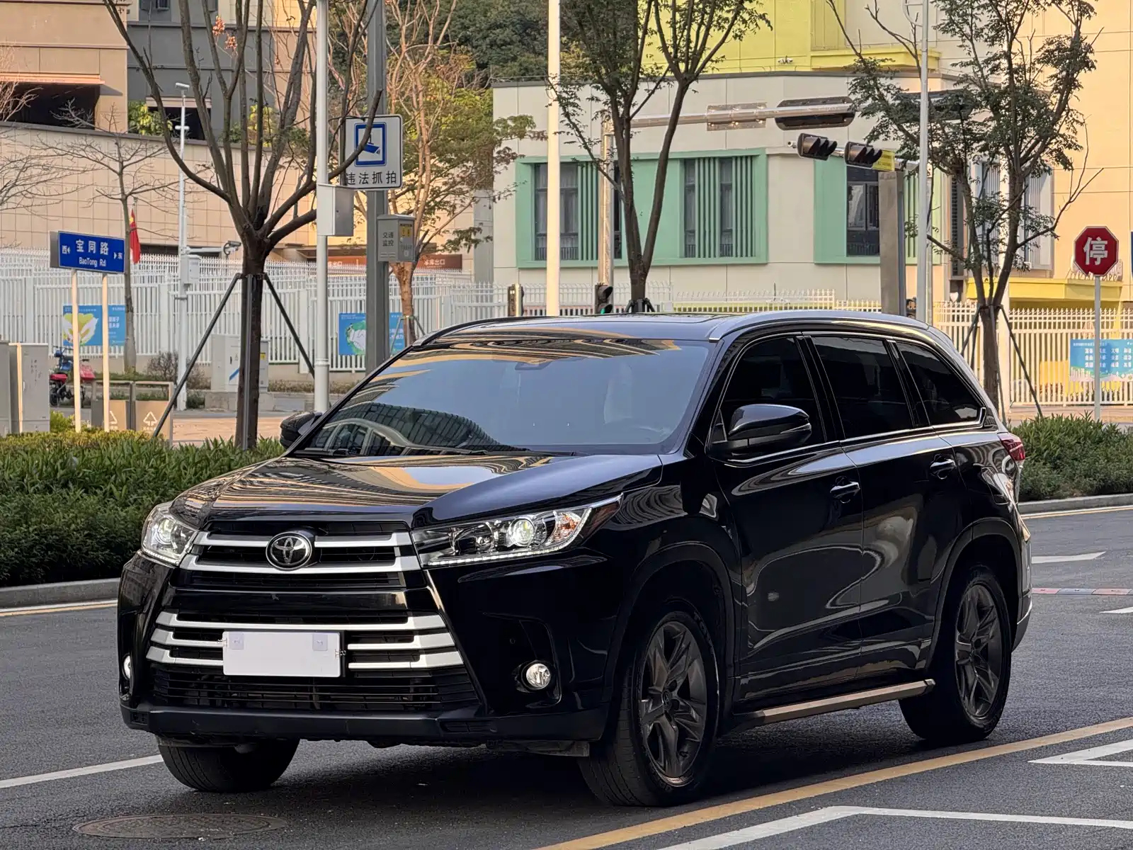 TOYOTA HIGHLANDER