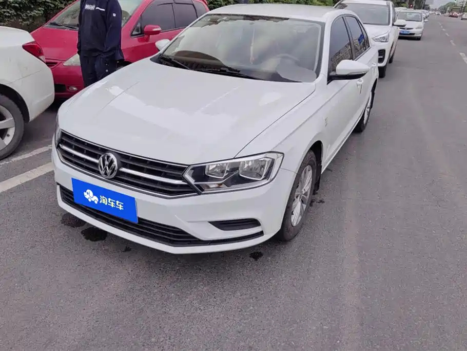 VOLKSWAGEN BORA