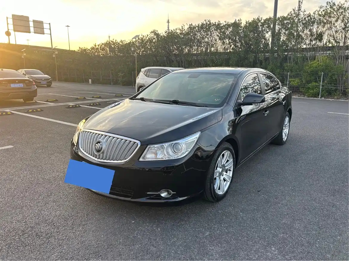 BUICK LACROSSE