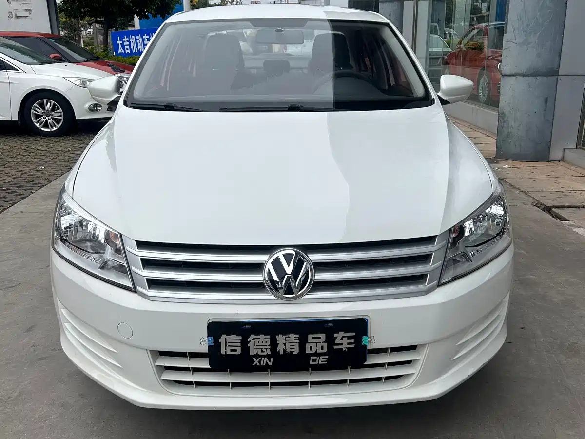 VOLKSWAGEN SANTANA