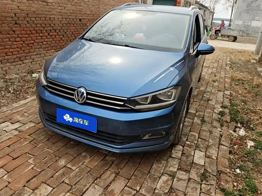 VOLKSWAGEN TOURAN