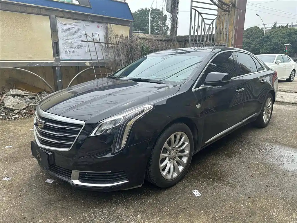 CADILLAC XTS