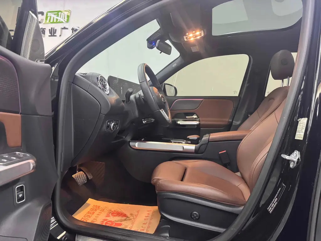 MERCEDES BENZ GLB 2021