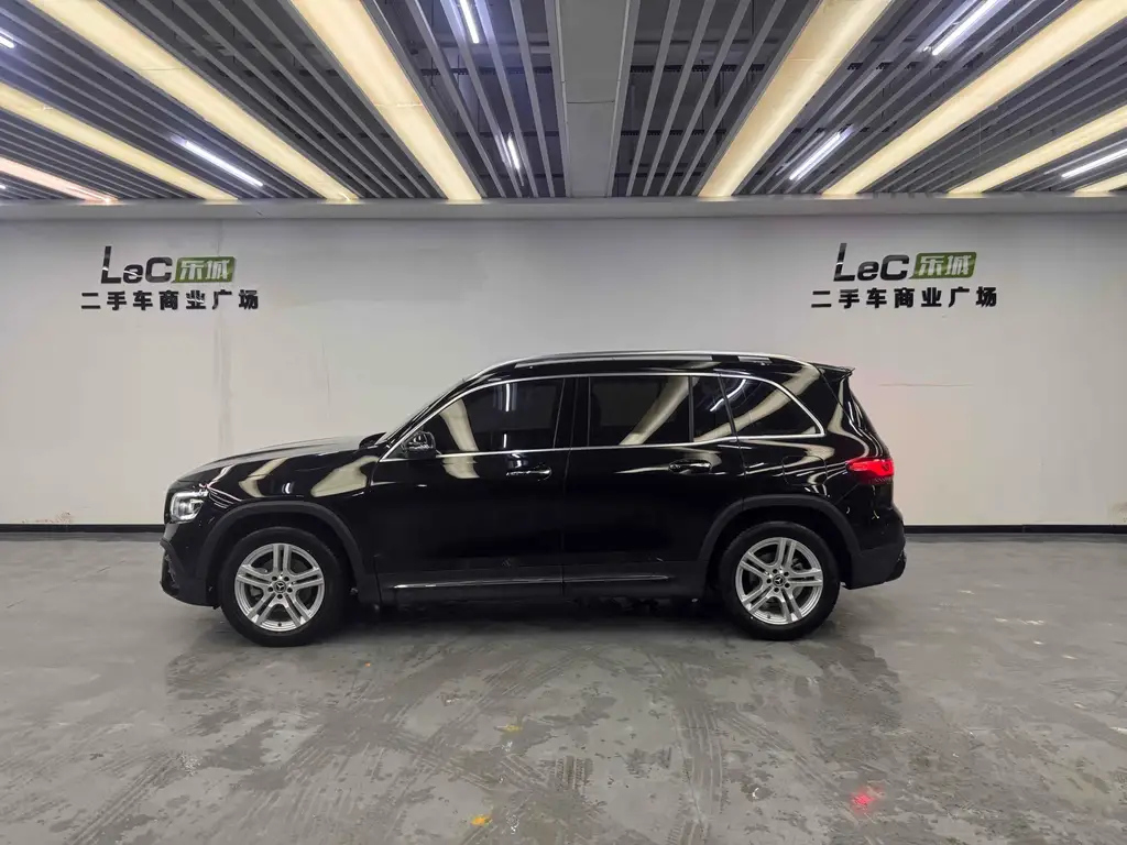 MERCEDES BENZ GLB 2021