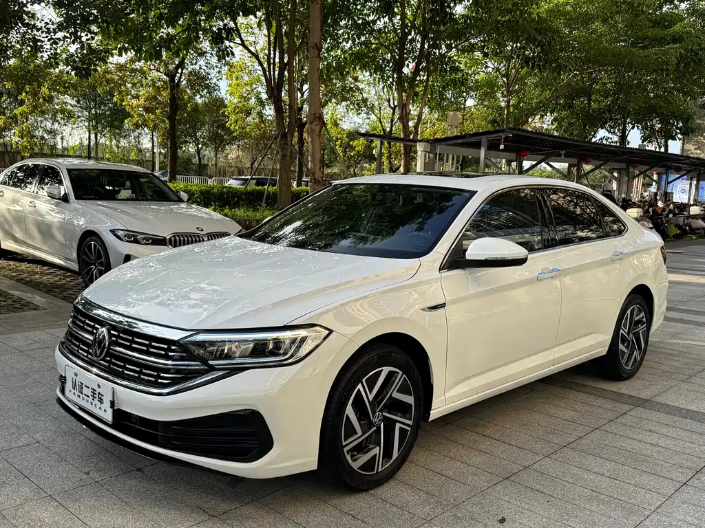 VOLKSWAGEN SAGITAR 2022