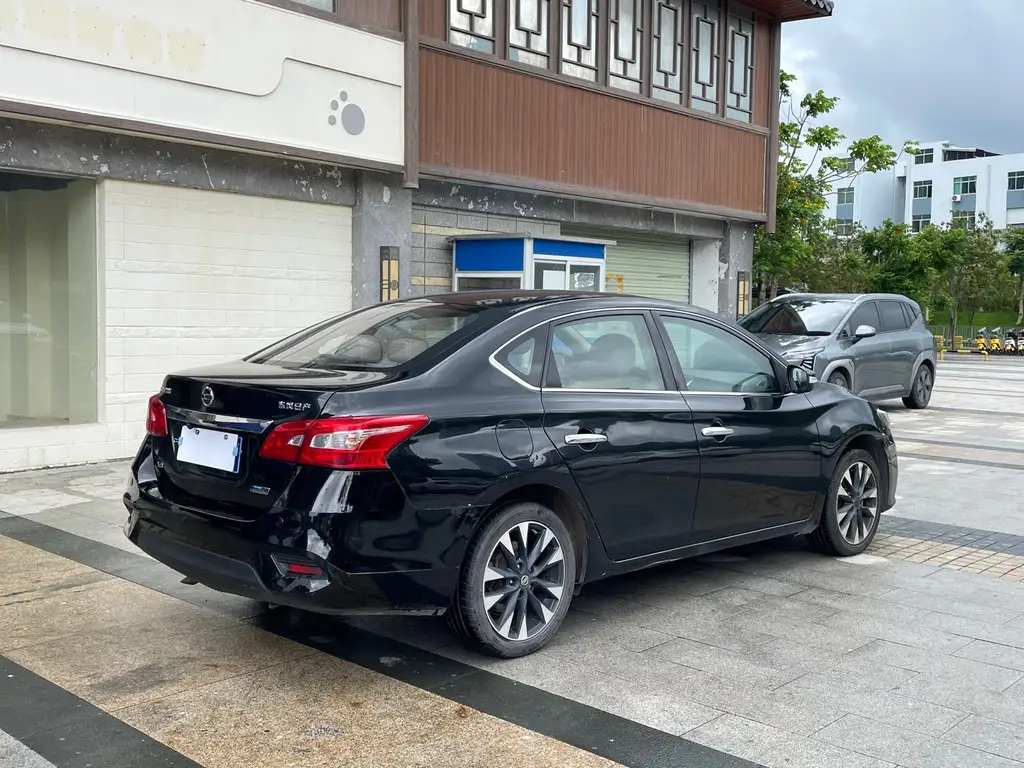NISSAN SYLPHY 2018
