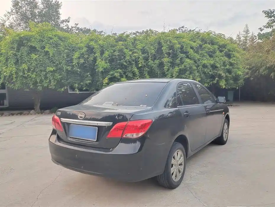 BYD L3 2012