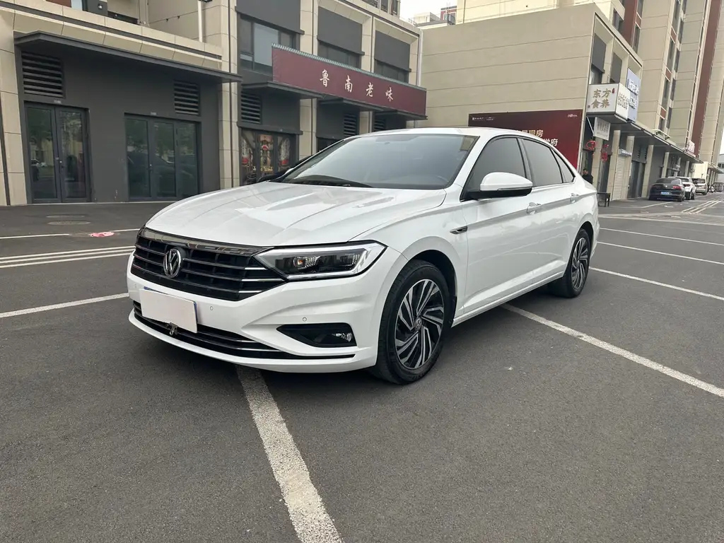 VOLKSWAGEN SAGITAR 2022