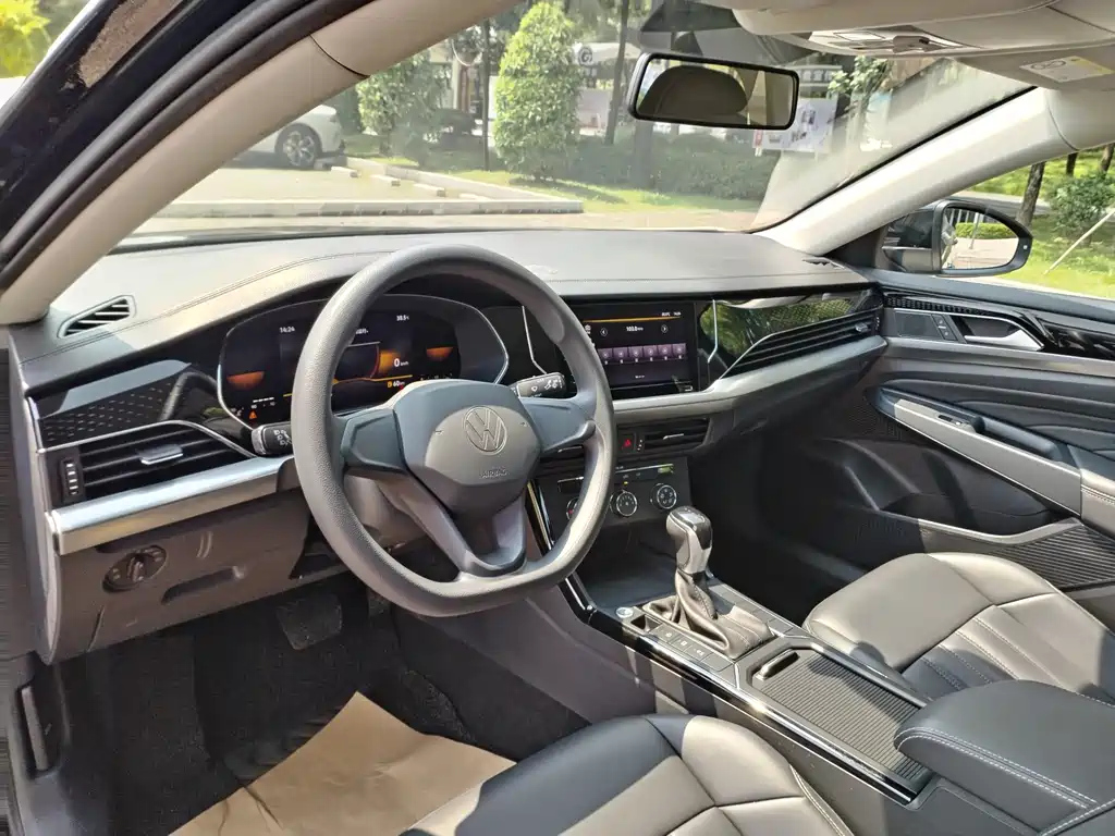 VOLKSWAGEN PASSAT 2022