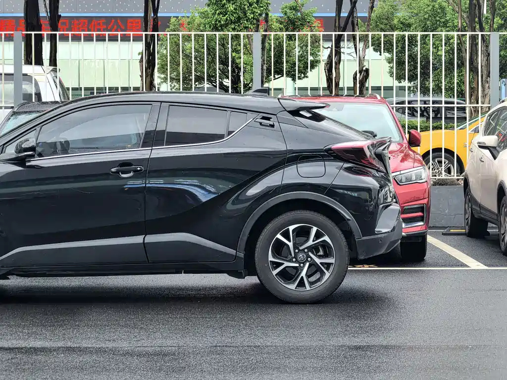 TOYOTA C-HR 2018