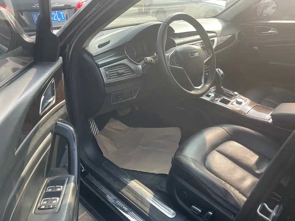 ZOTYE Z700 2016