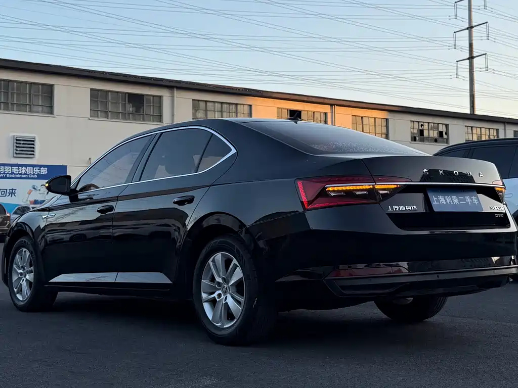 SKODA SUPERB 2019