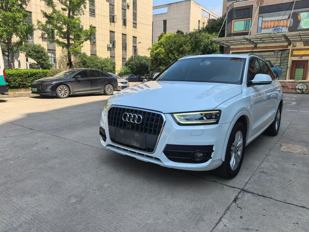 AUDI Q3 2015