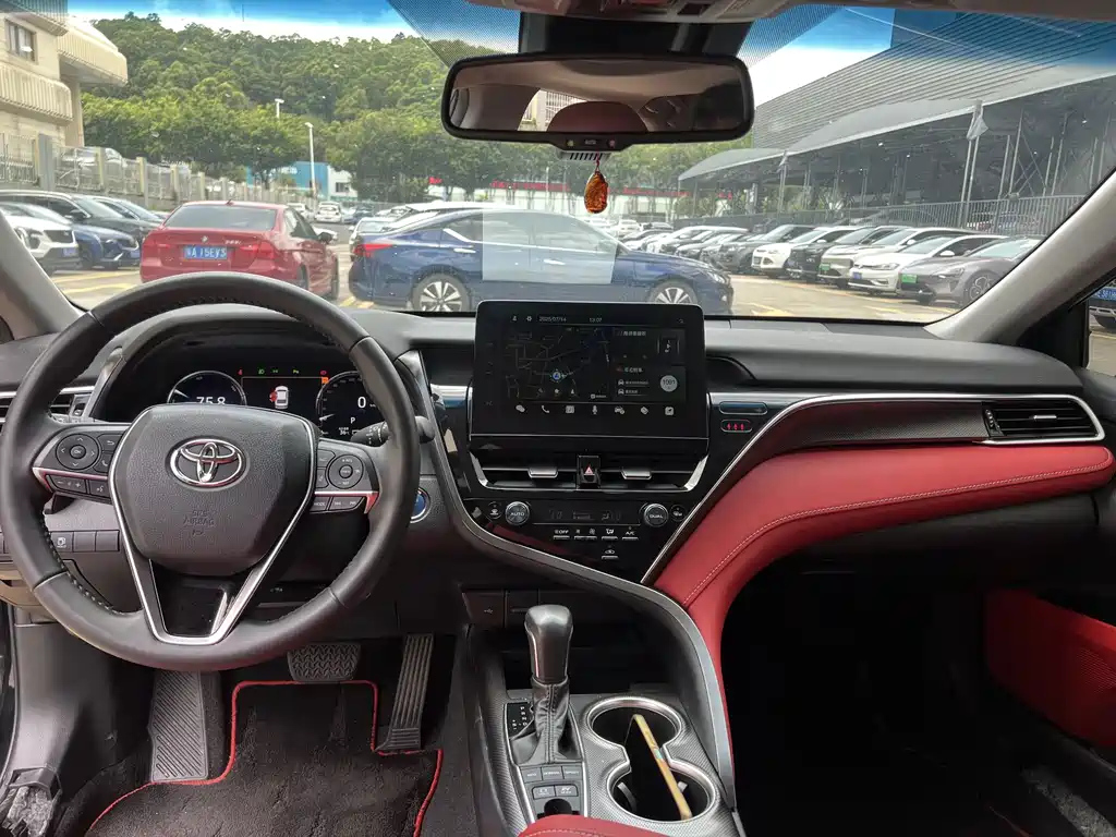 TOYOTA CAMRY 2021