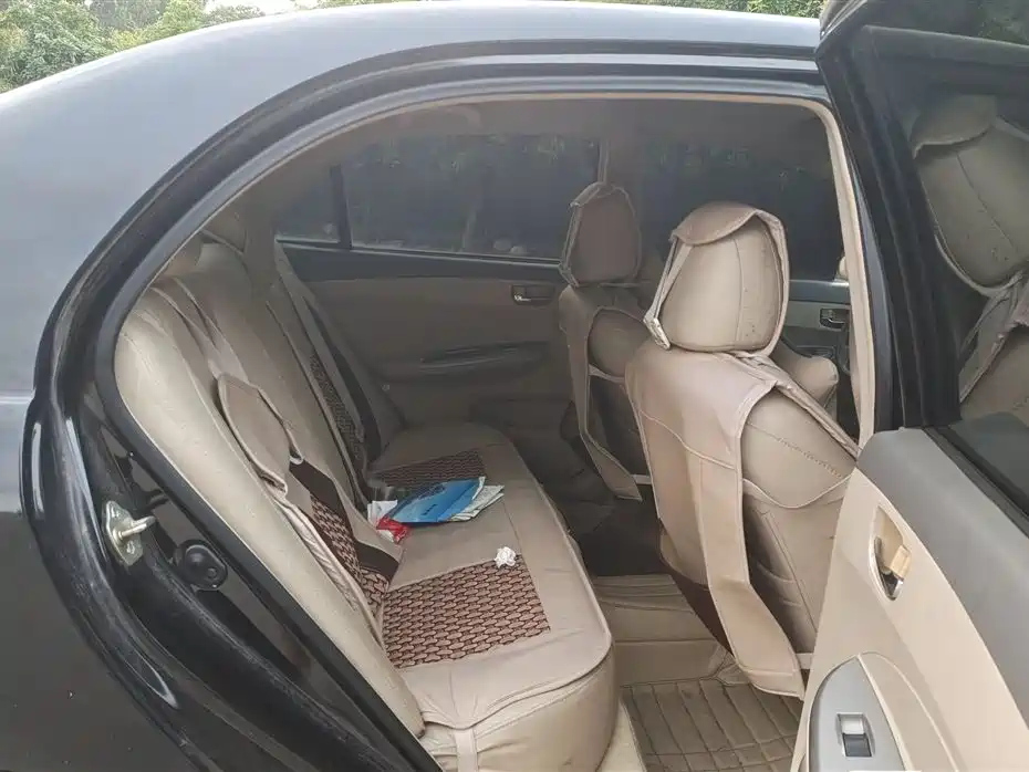 BYD L3 2012
