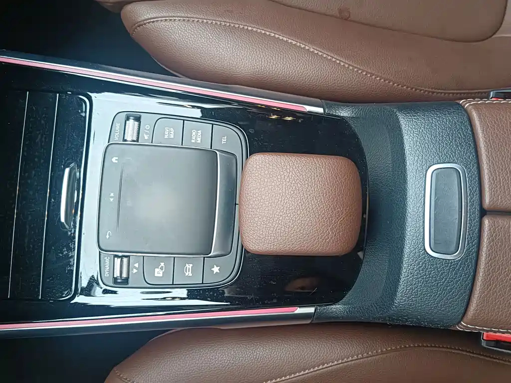 MERCEDES BENZ GLB 2020