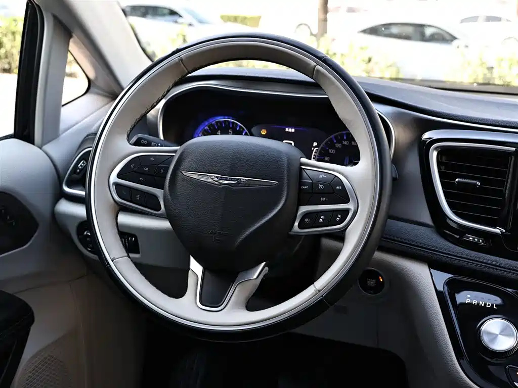 CHRYSLER OTHER 2018