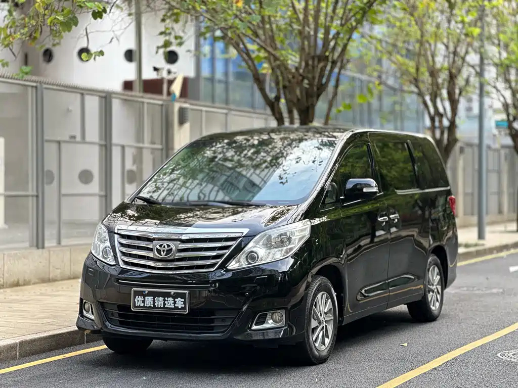 TOYOTA ALPHARD 2012
