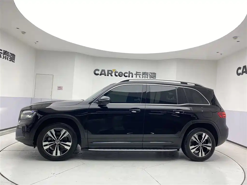 MERCEDES BENZ GLB 2024