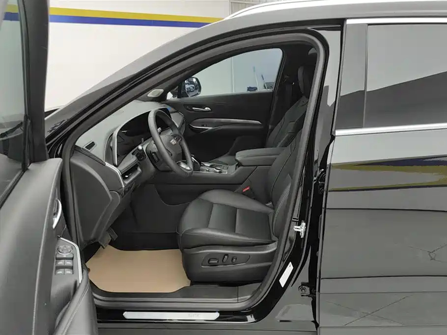CADILLAC XT4 2024
