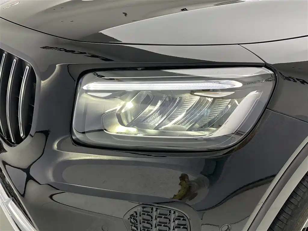 MERCEDES BENZ GLB 2024