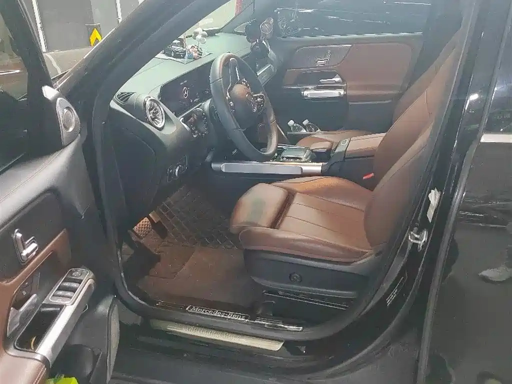 MERCEDES BENZ GLB 2023