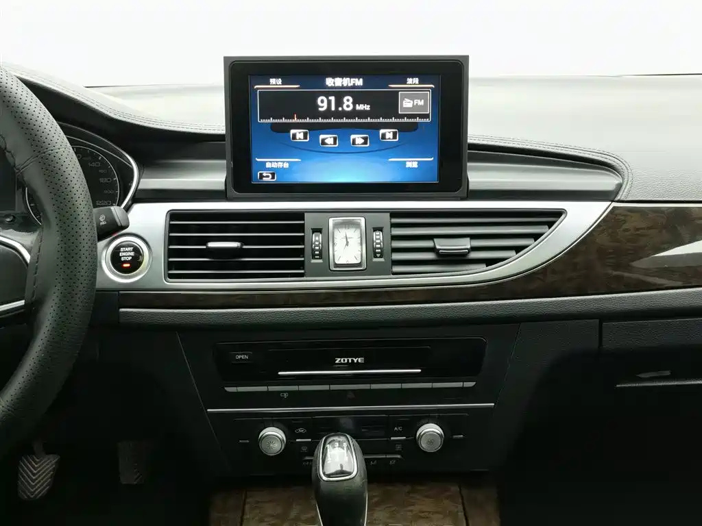 ZOTYE Z700 2016