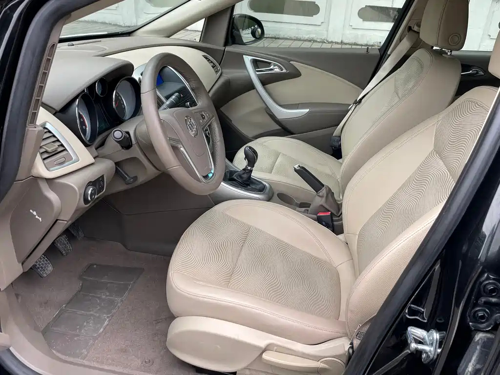 BUICK EXCELLE 2010