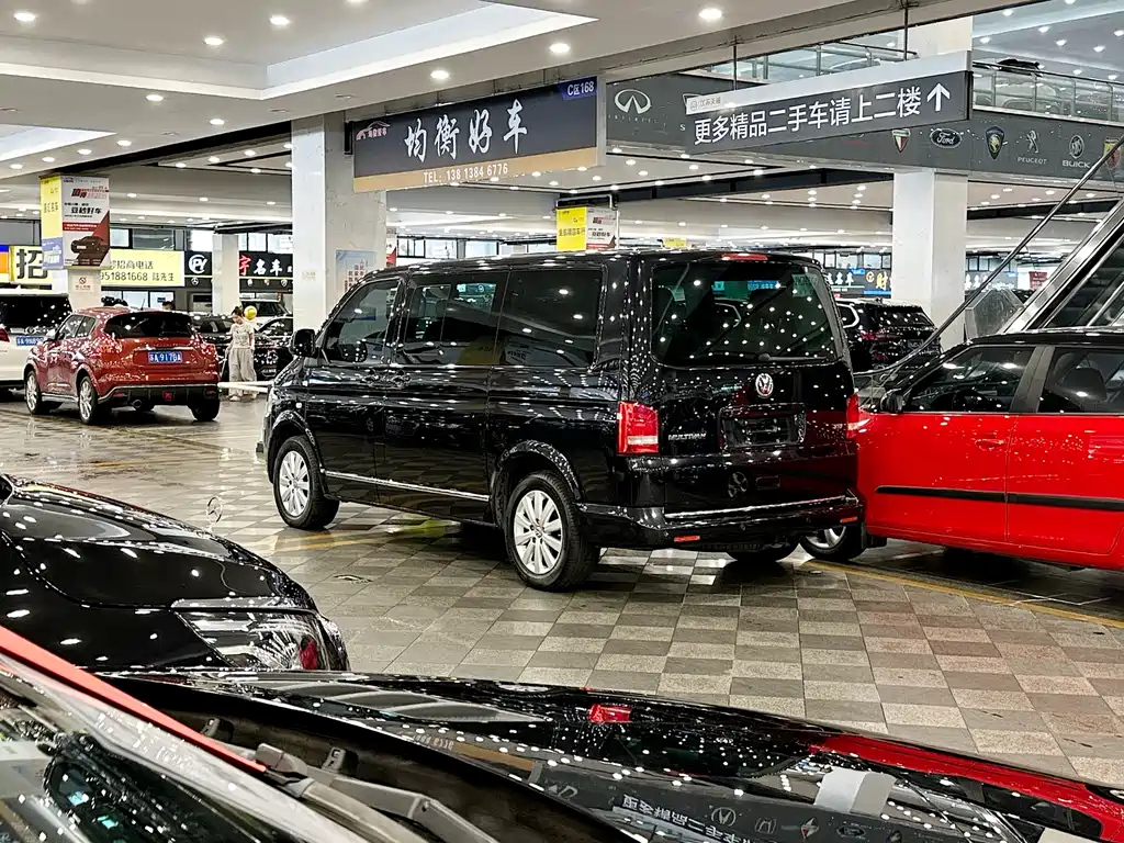 VOLKSWAGEN MULTIVAN 2012