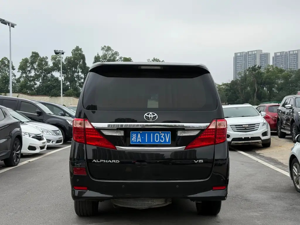 TOYOTA ALPHARD 2012