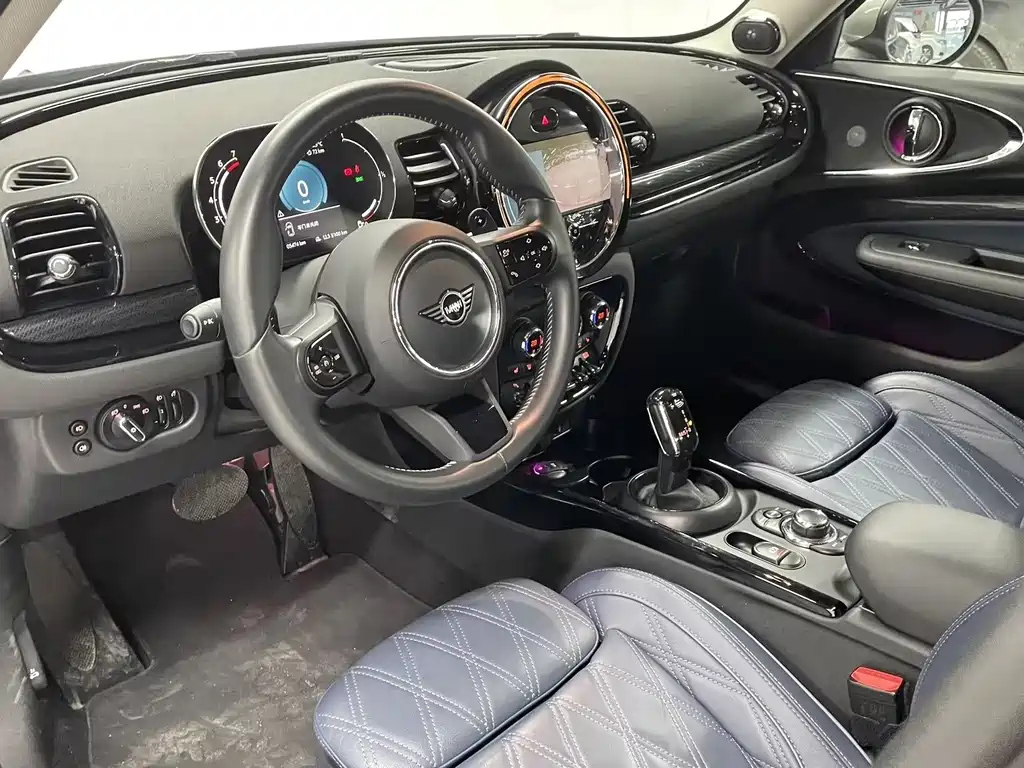 MINI CLUBMAN 2022
