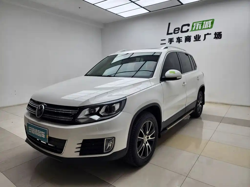 VOLKSWAGEN TIGUAN 2015