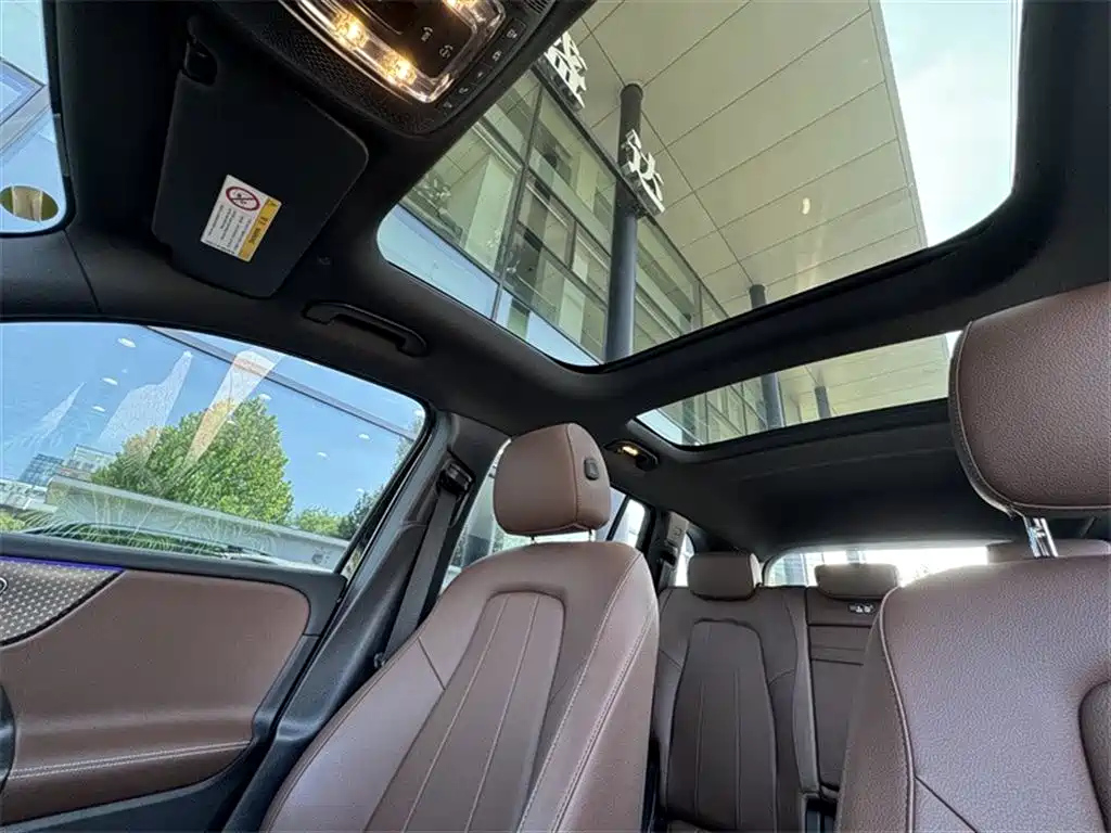 MERCEDES BENZ GLB 2024
