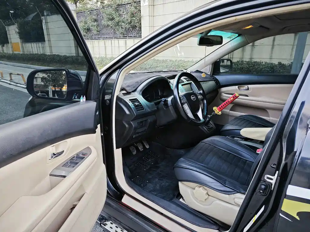 BYD S6 2013
