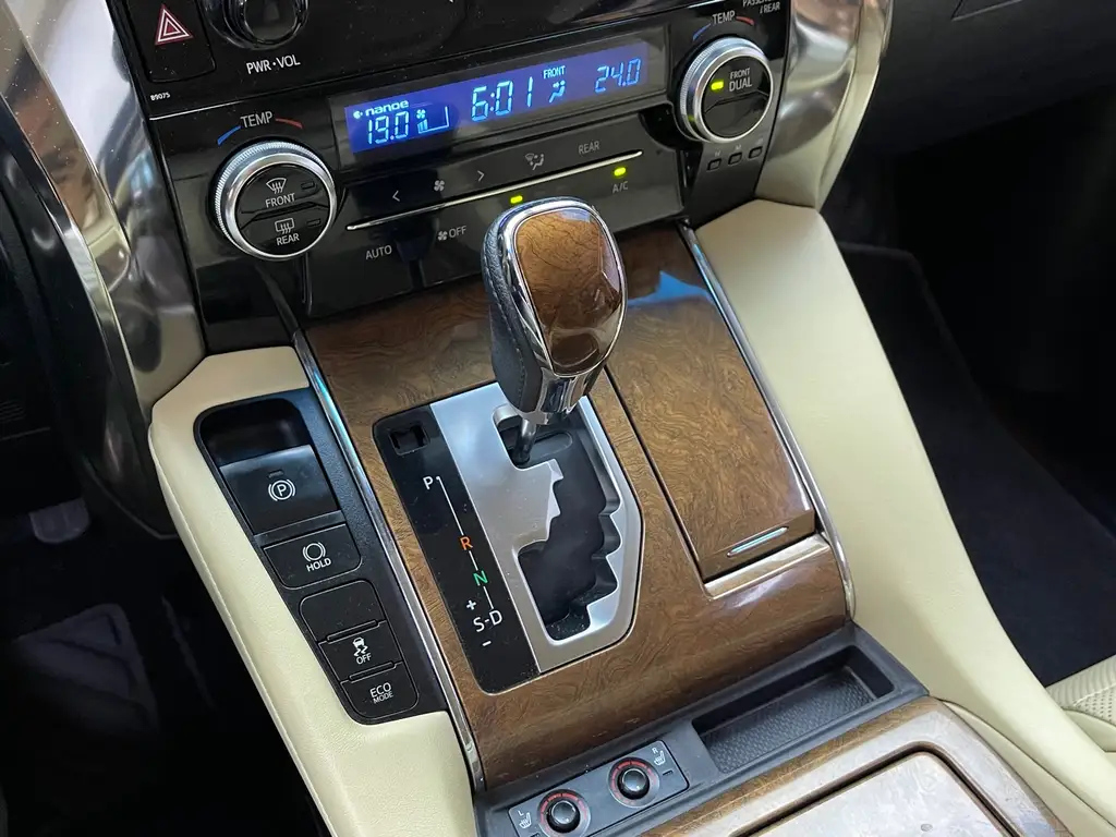 TOYOTA ALPHARD 2018
