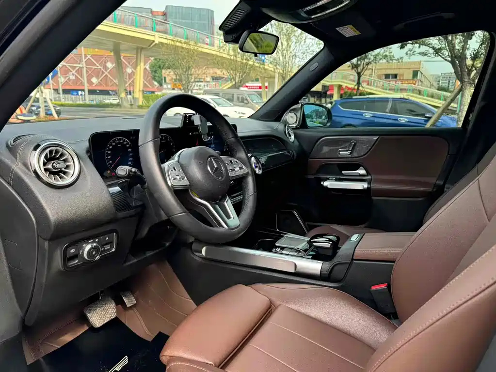 MERCEDES BENZ GLB 2023