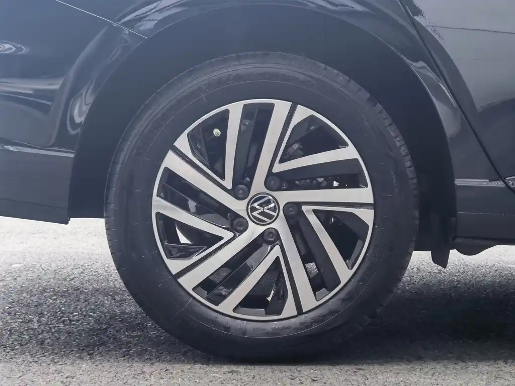 VOLKSWAGEN LAVIDA 2023