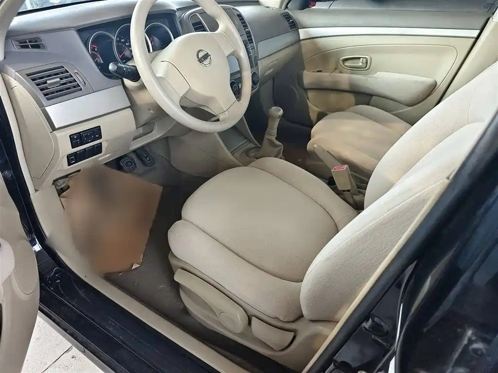 NISSAN SYLPHY 2012