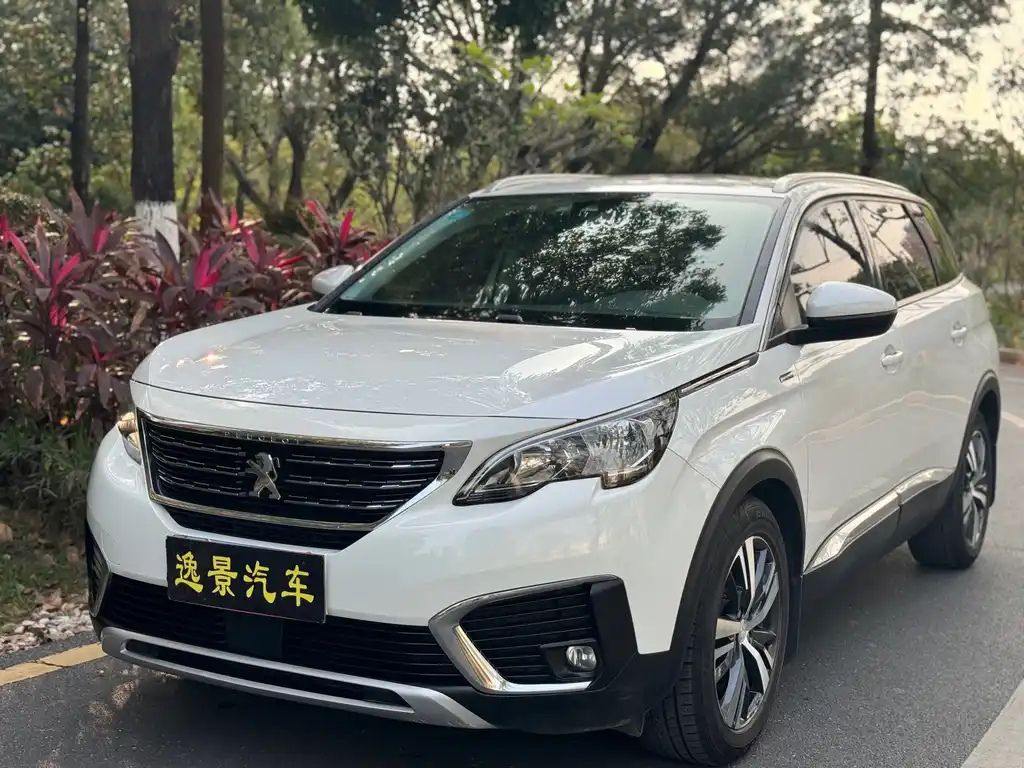 PEUGEOT 5008 2017